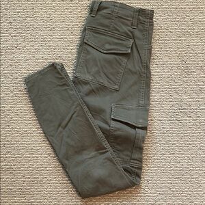 Vince Green Skinny Jeans with Modern Fit